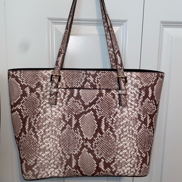 Michael Kors snakeskin purse - Picture 3 of 6